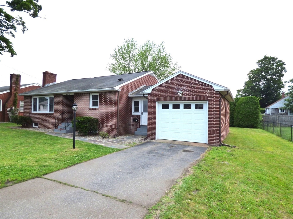 25 Williams St