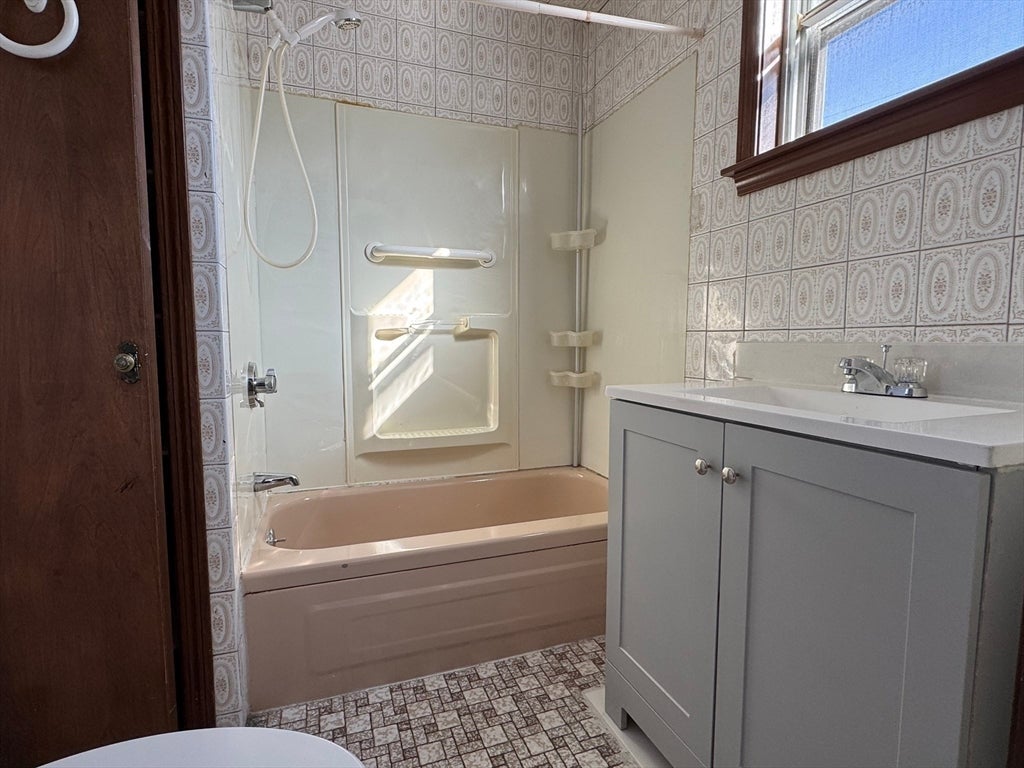 631 Walnut St, Fall River, MA, 631 Walnut St, Fall River, MA Photo #37