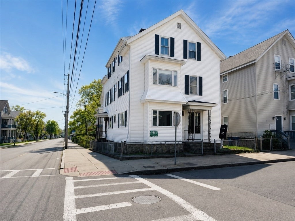631 Walnut St