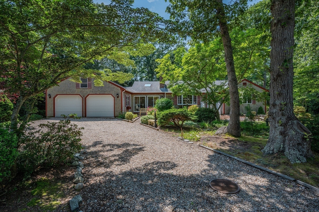 25 Massasoit Trail
