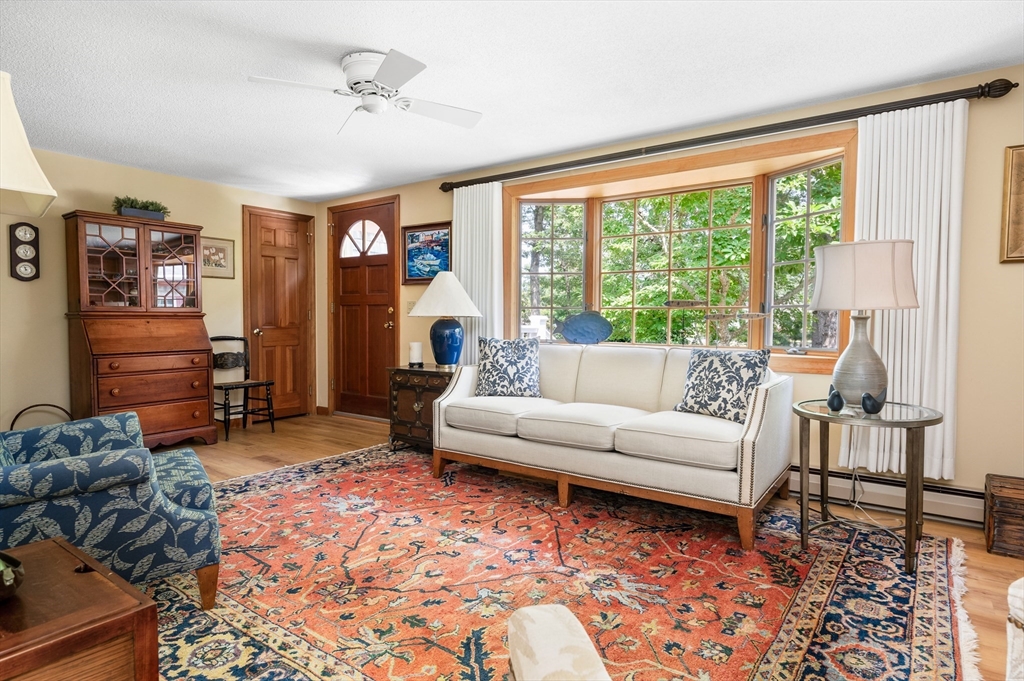 25 Massasoit Trail