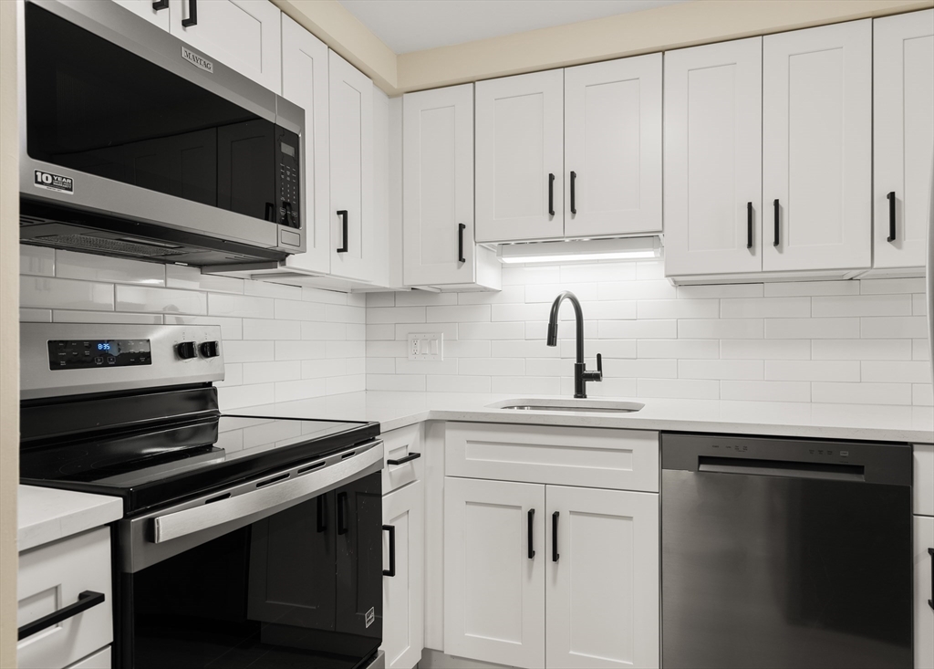 11 Royal Crest Dr 5