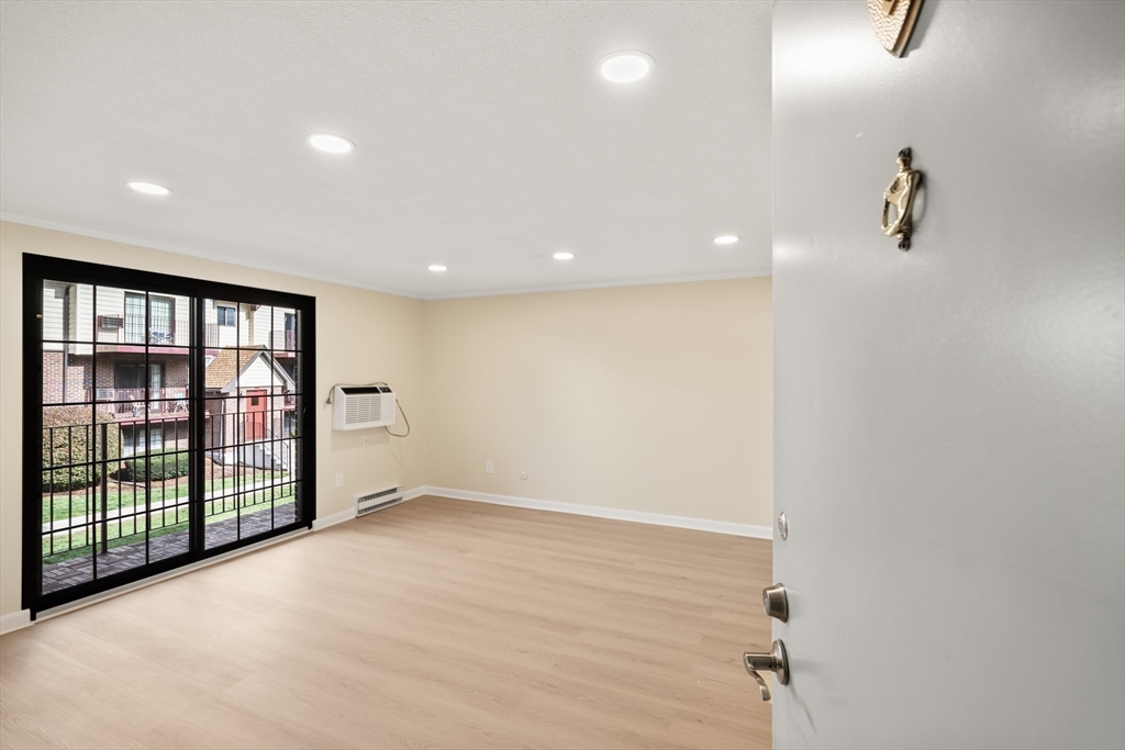 11 Royal Crest Dr 5