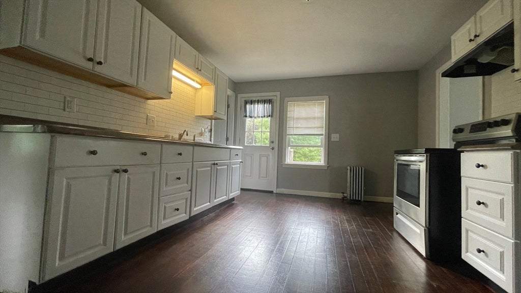 588 Hartford Ave W 2