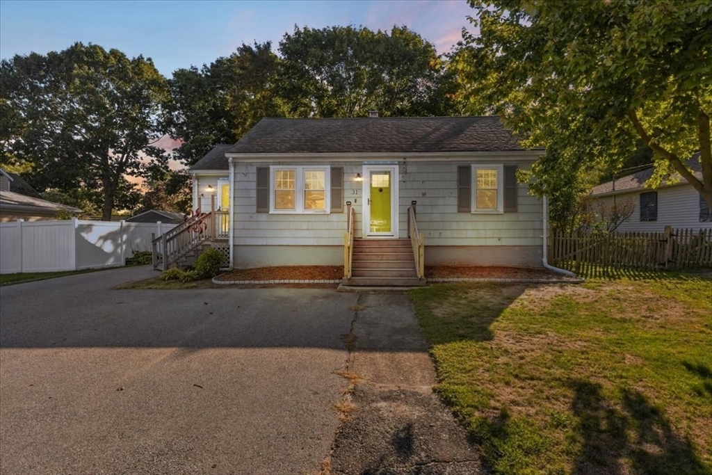 31 Briggs Ave