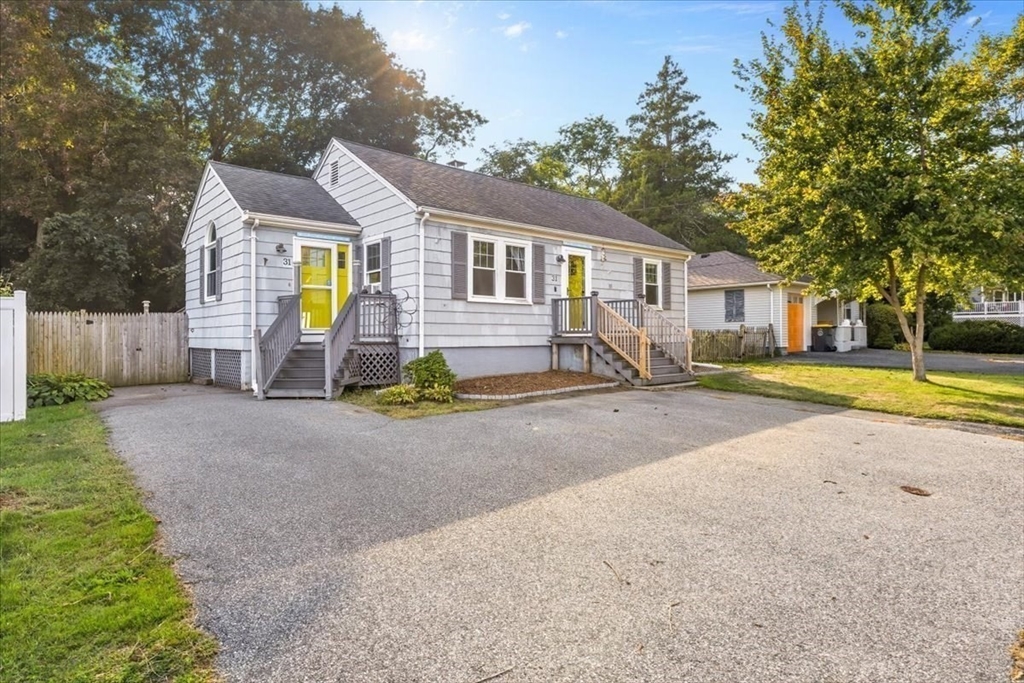 31 Briggs Ave