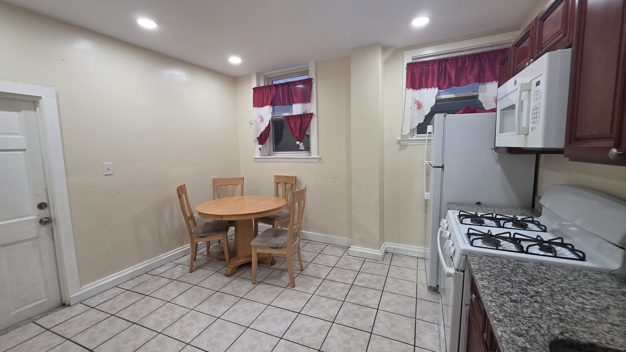 26 Beacon Hill Ave #1, Lynn, MA, 26 Beacon Hill Ave #1, Lynn, MA Photo #2