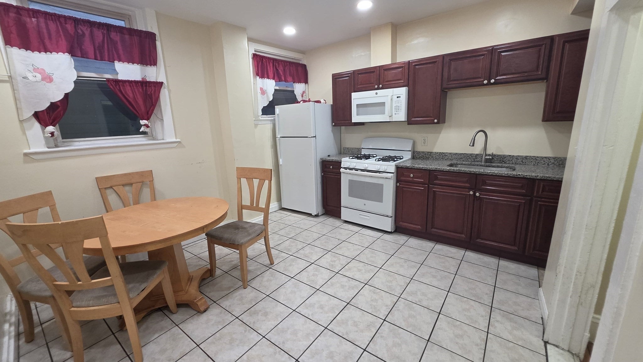 26 Beacon Hill Ave #1, Lynn, MA, 26 Beacon Hill Ave #1, Lynn, MA Photo #1