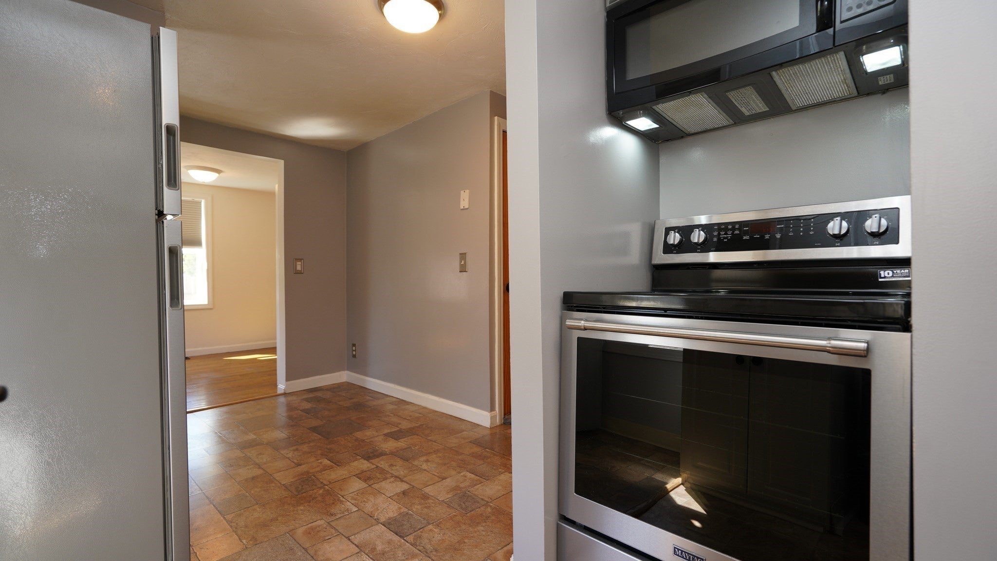 4 Phillips St, Attleboro, MA, 4 Phillips St, Attleboro, MA Photo #8