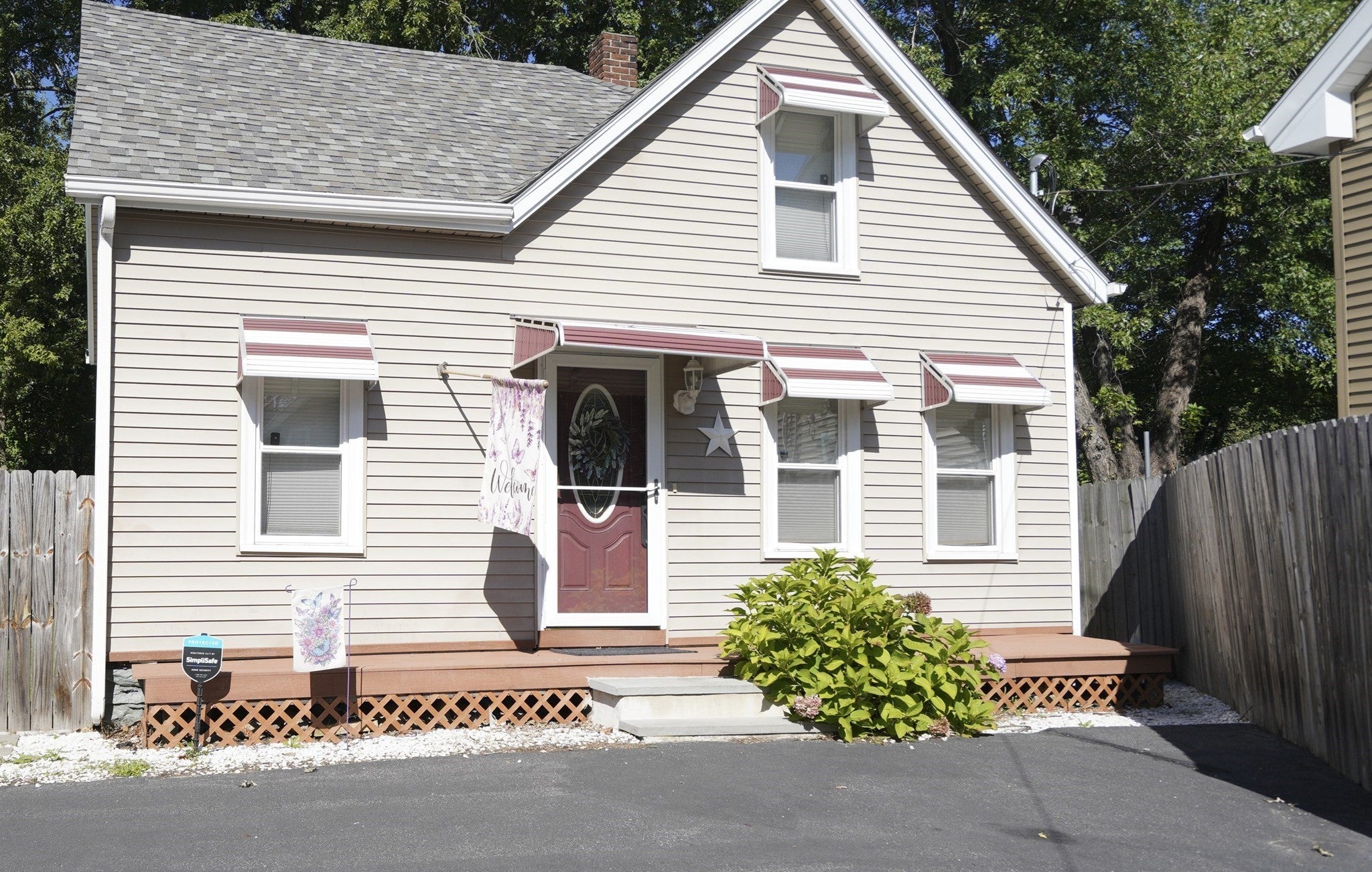 4 Phillips St