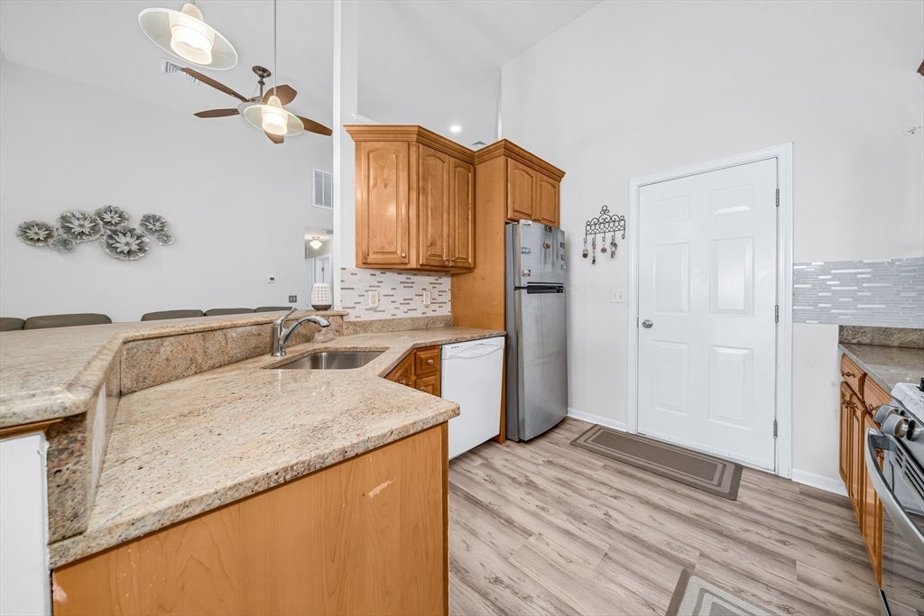 822 Methuen St #822, Dracut, MA Photo #7