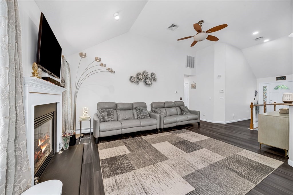 822 Methuen St #822, Dracut, MA Photo #4
