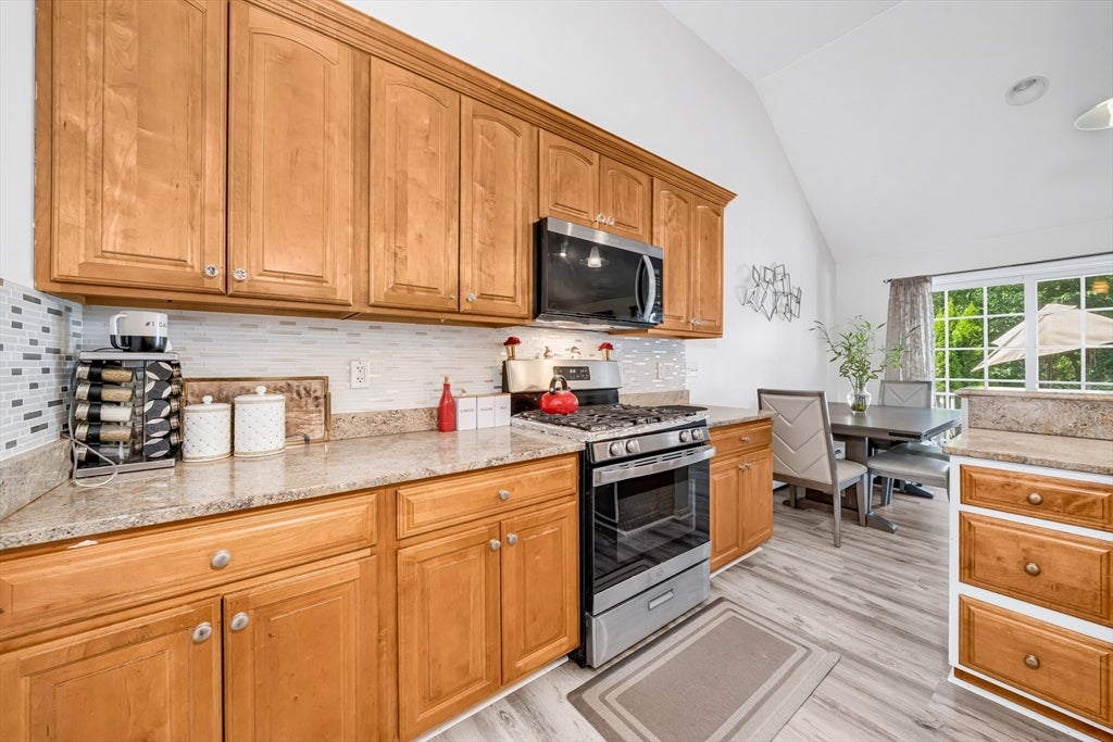 822 Methuen St #822, Dracut, MA Photo #9