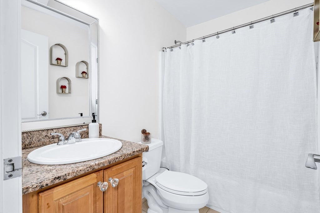 822 Methuen St #822, Dracut, MA Photo #14