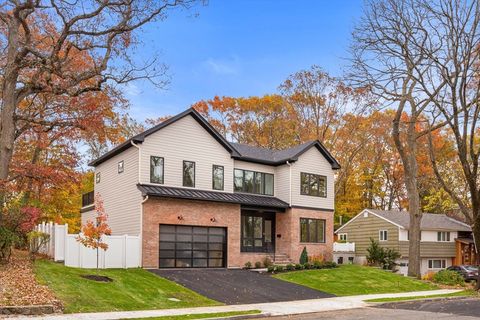 16 Dorcar Rd Newton MA 02467