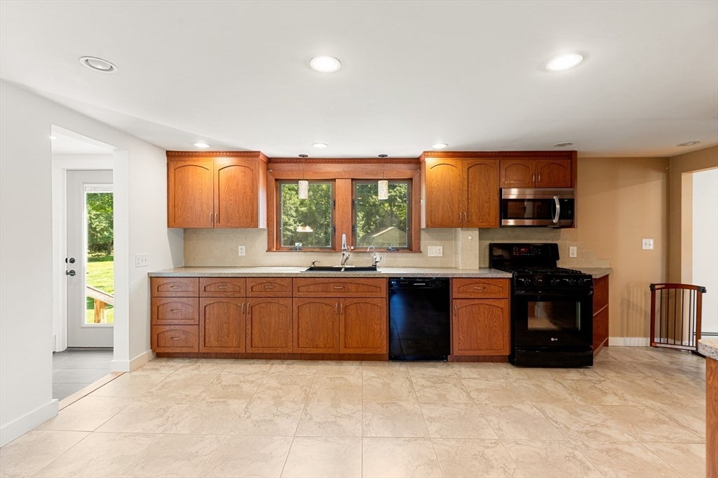 67 Maple St, Wenham, MA, 67 Maple St, Wenham, MA Photo #11