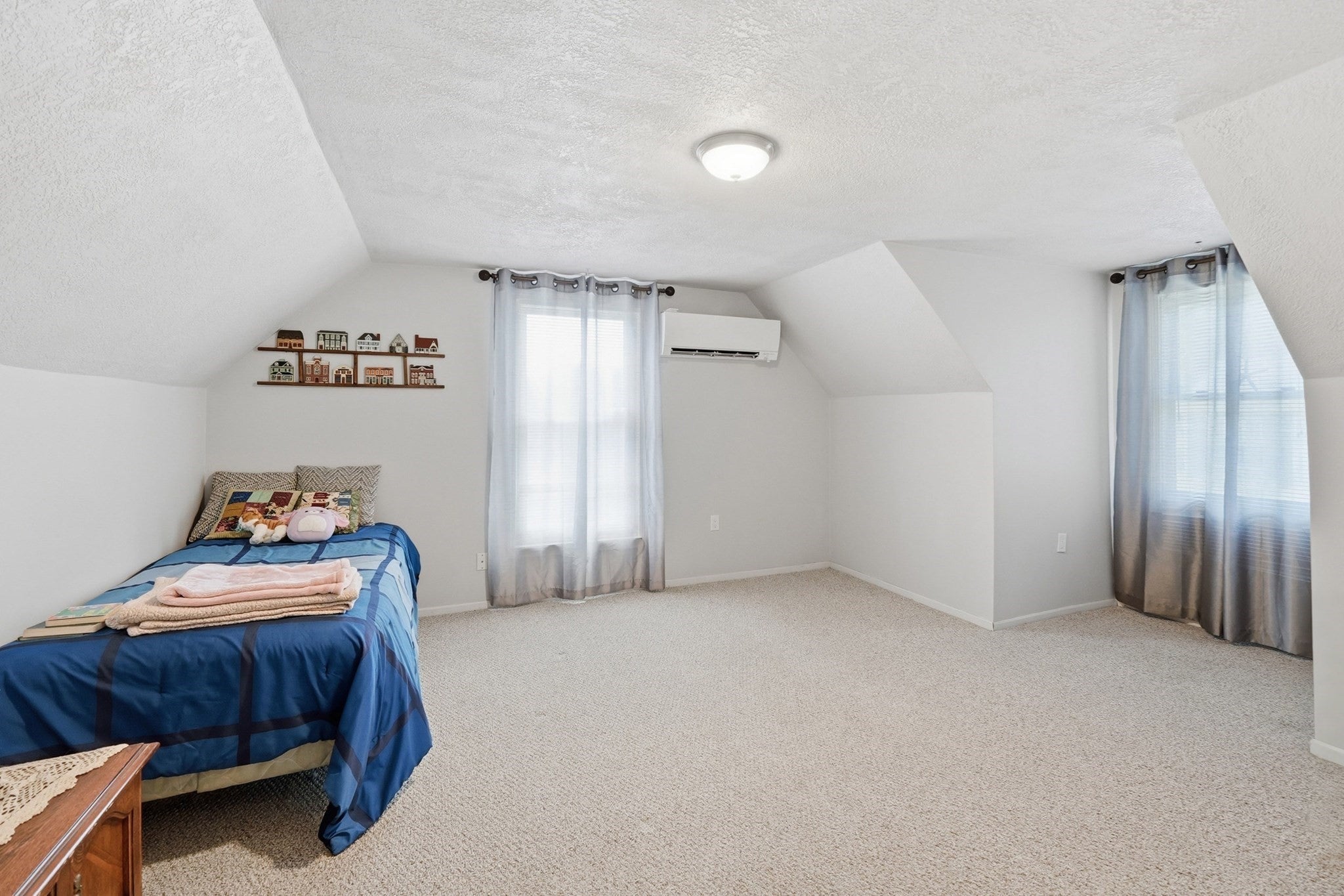 10 Scandinavia Ave, Worcester, MA Photo #18