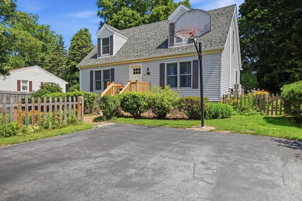 10 Scandinavia Ave, Worcester, MA, 10 Scandinavia Ave, Worcester, MA Photo #4