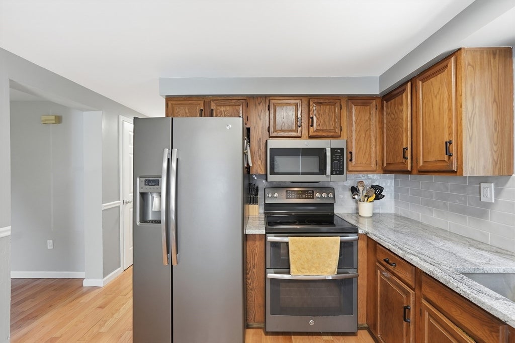 10 Scandinavia Ave, Worcester, MA, 10 Scandinavia Ave, Worcester, MA Photo #10