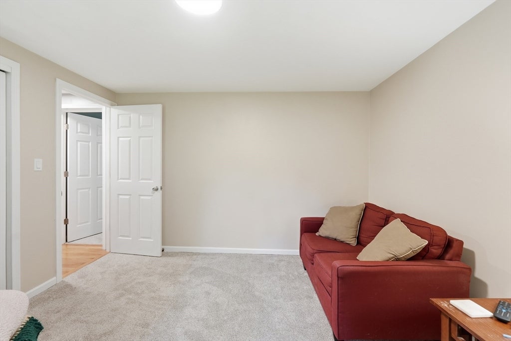 10 Scandinavia Ave, Worcester, MA, 10 Scandinavia Ave, Worcester, MA Photo #16
