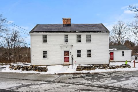 4 Thorndike St Dunstable MA 01827