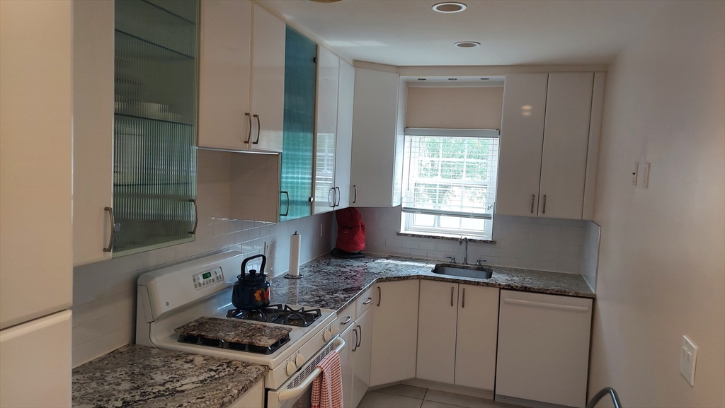 26 Lake Shore Ct 1