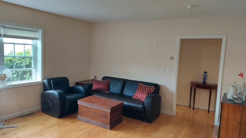 26 Lake Shore Ct 1