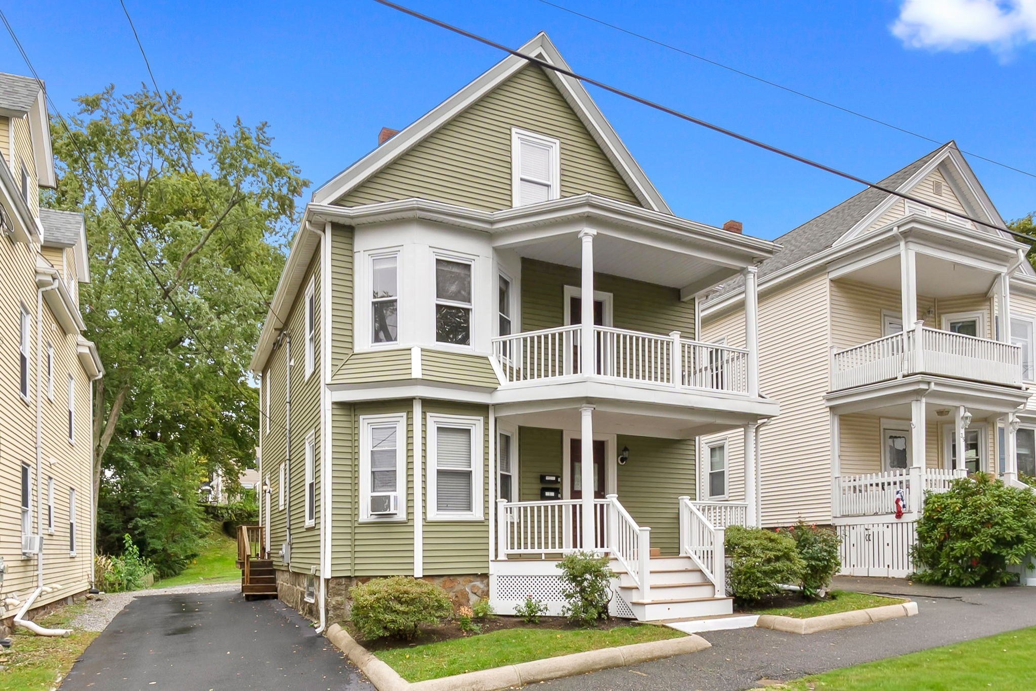 33 Dunlap Street 2