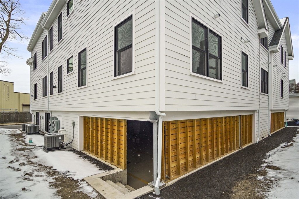 127 E Cottage St 2