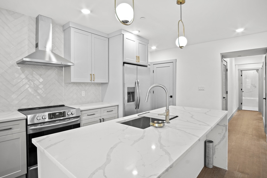 127 E Cottage St 2