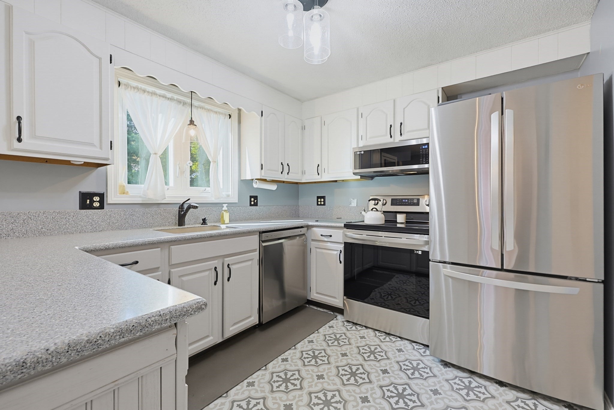 12 Marywood ST #B, Uxbridge, MA, 12 Marywood ST #B, Uxbridge, MA Photo #1