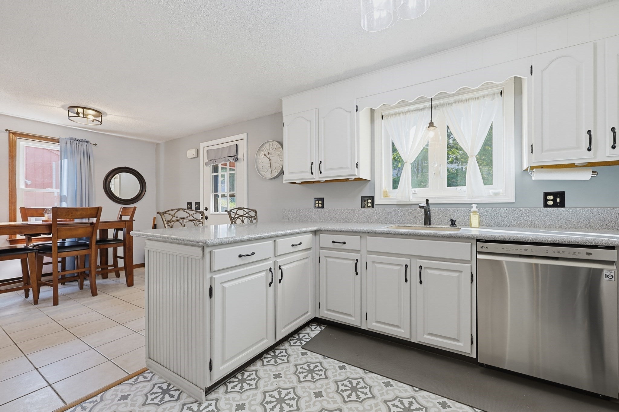12 Marywood ST #B, Uxbridge, MA, 12 Marywood ST #B, Uxbridge, MA Photo #3