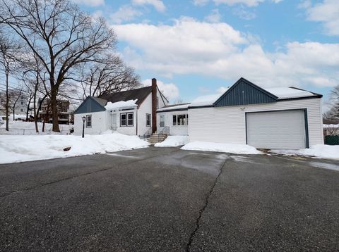 2 Perreault Ave Billerica MA 01821