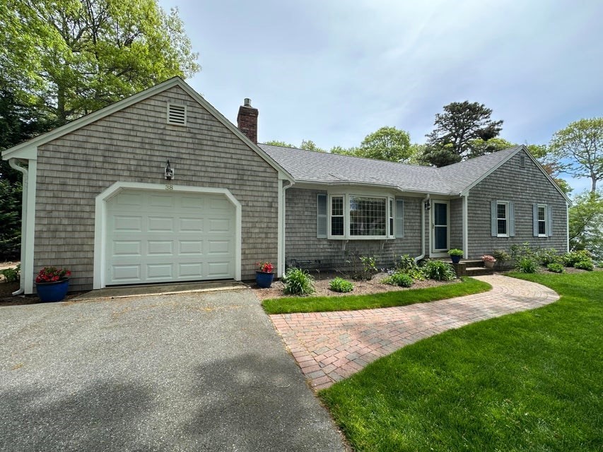 38 Kings Row Drive