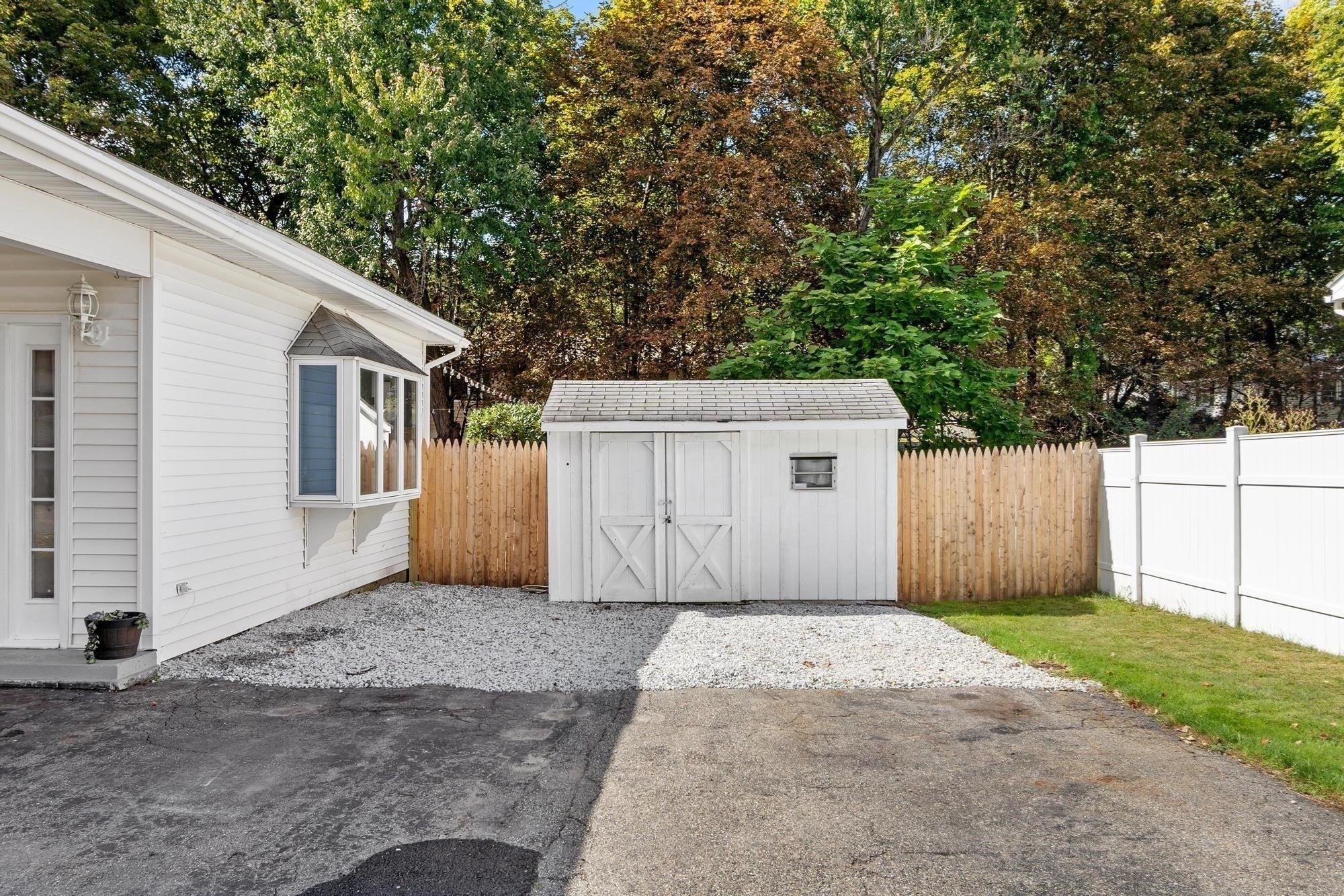 160 Jackson St
