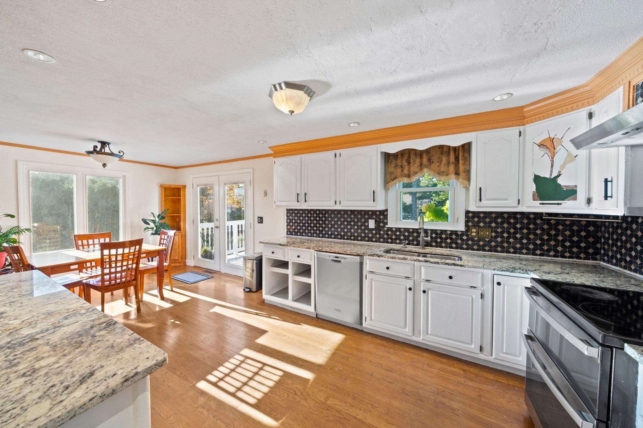 22 Kimberly Lane, Randolph, MA Photo #6