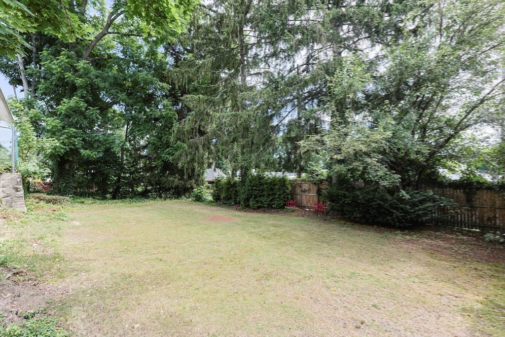 Johnston, Rhode Island 02919, United States, 4 Bedrooms Bedrooms, ,2 BathroomsBathrooms,Residential,Active,185594