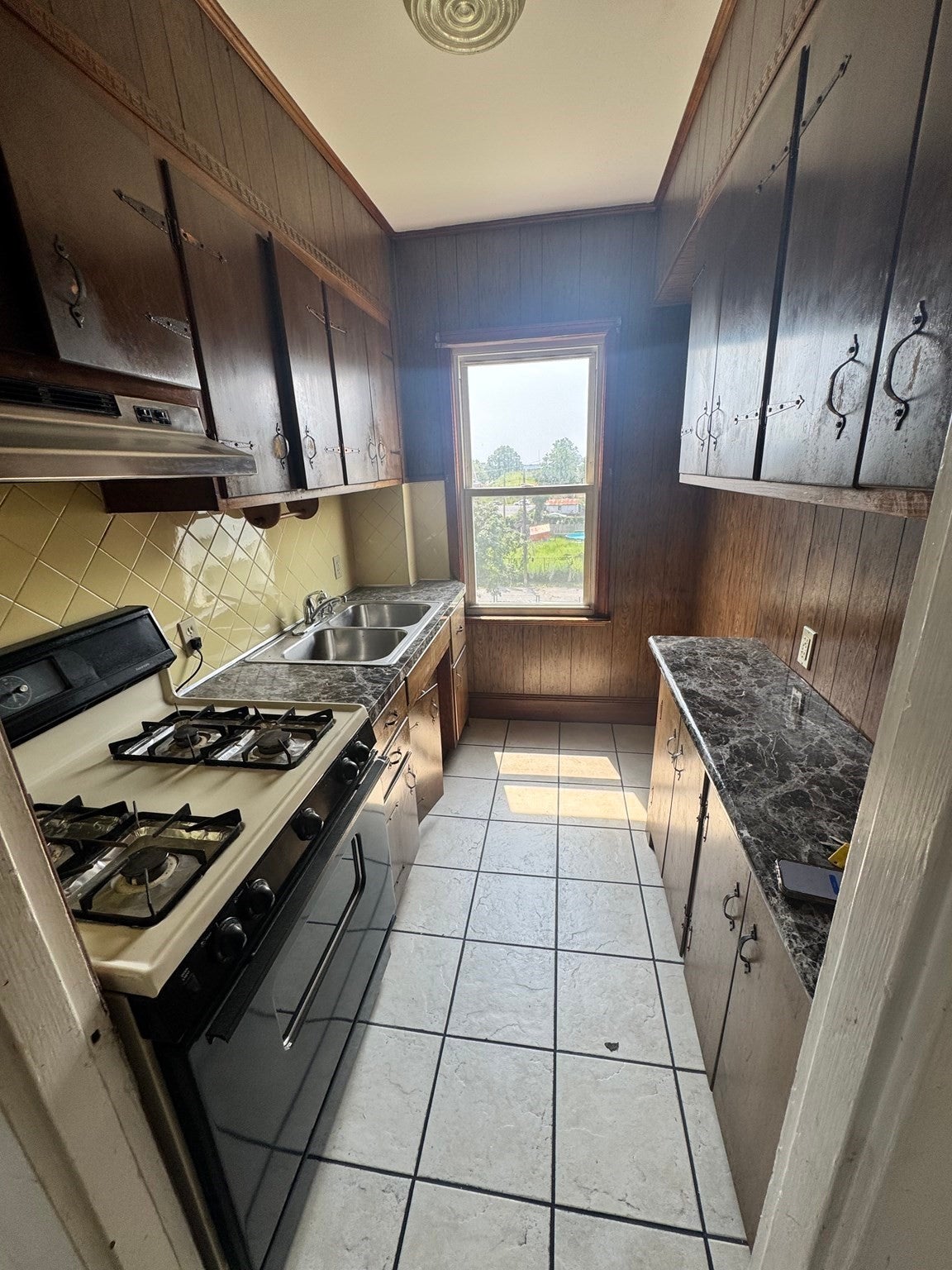Photo of 328 Sawyer Street, New Bedford, MA