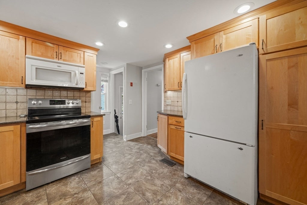 212 Emerson St, Springfield, MA, 212 Emerson St, Springfield, MA Photo #27