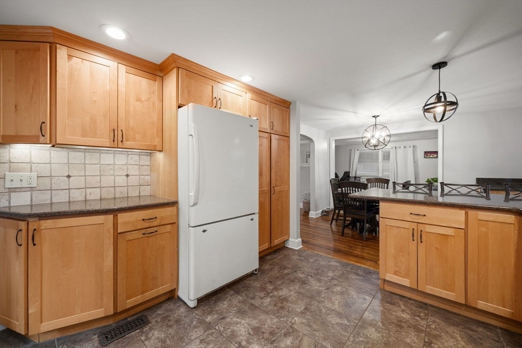 212 Emerson St, Springfield, MA, 212 Emerson St, Springfield, MA Photo #3