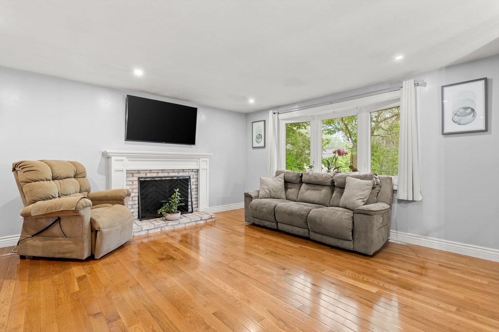 8 Santo St