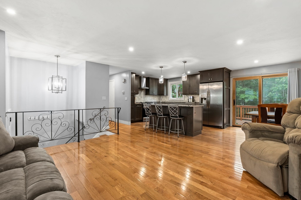 8 Santo St