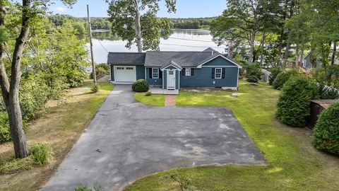 Photo of 95 Pineland Ave, Worcester, MA 01604 (MLS # 73500061)