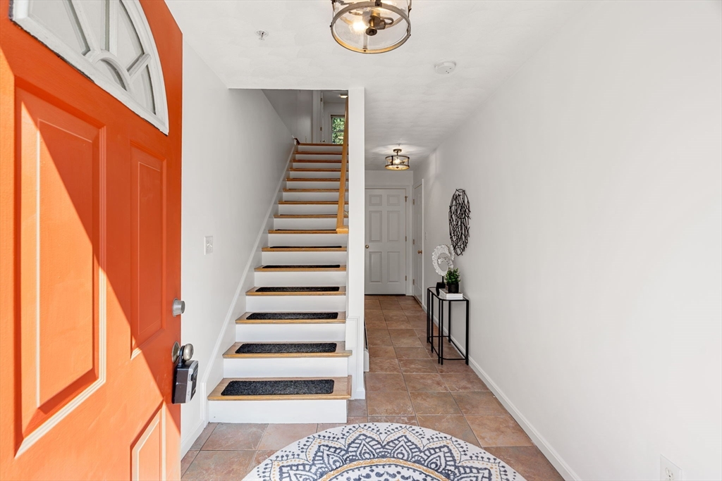 997 Main St 1