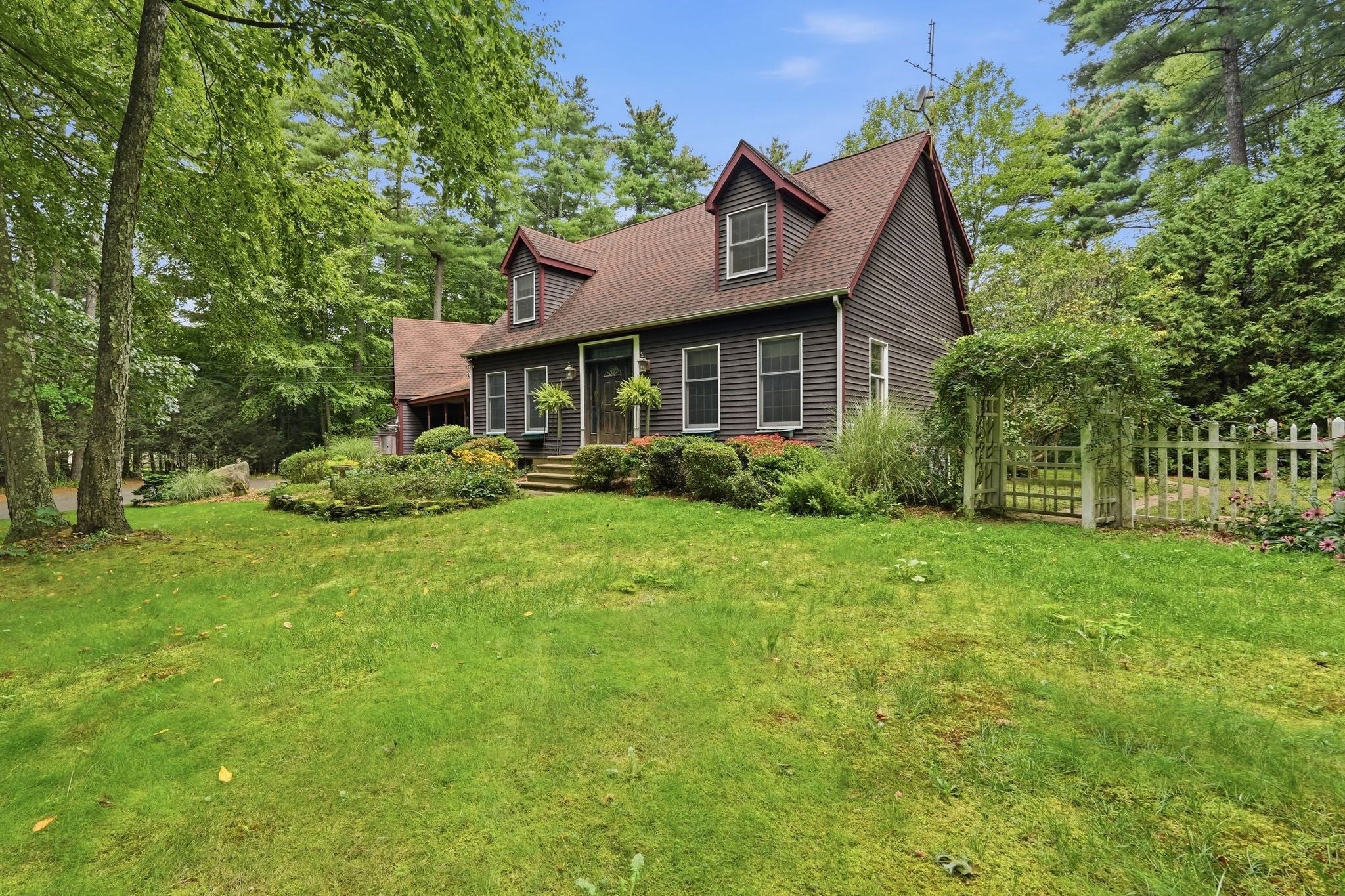 162 Barton Ave, Belchertown, MA, 162 Barton Ave, Belchertown, MA Photo #2