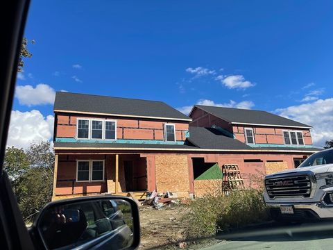 Photo of 29 Steele St, Worcester, MA 01607 (MLS # 73329352)