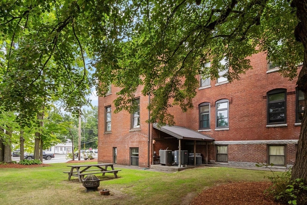 593 Main St LL2