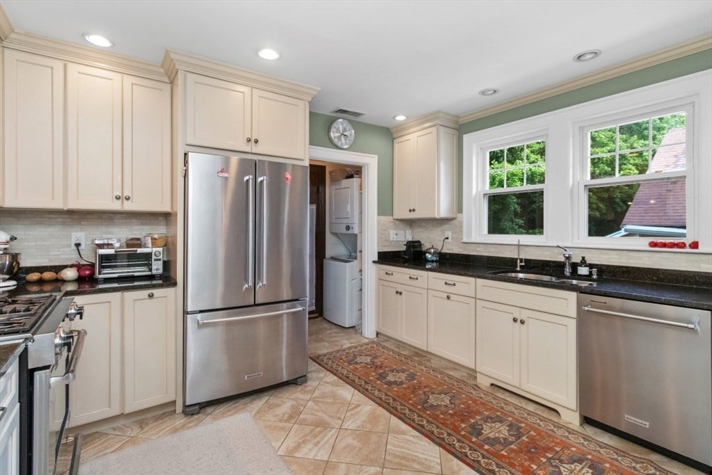27 Flint Rd #27, Watertown, MA, 27 Flint Rd #27, Watertown, MA Photo #5