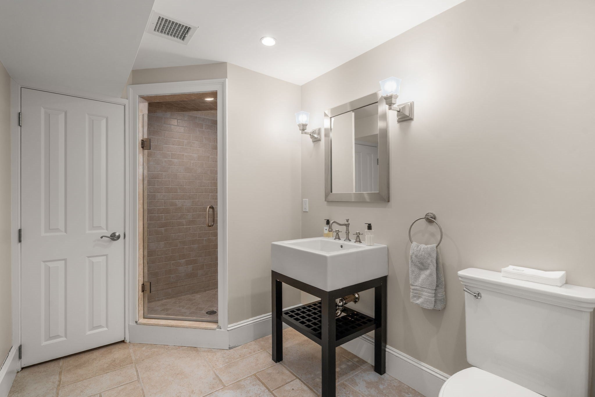 93 Beethoven Ave, Newton, MA Photo #32