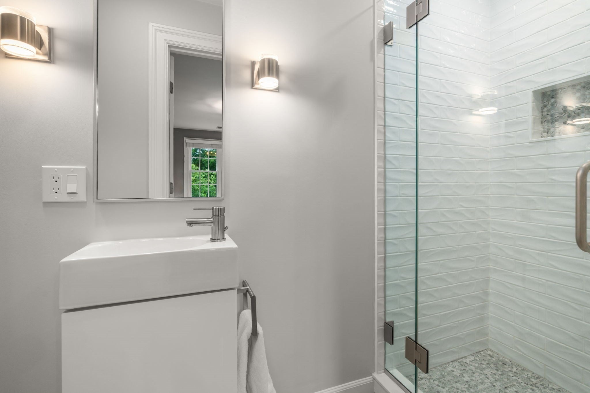 93 Beethoven Ave, Newton, MA Photo #27